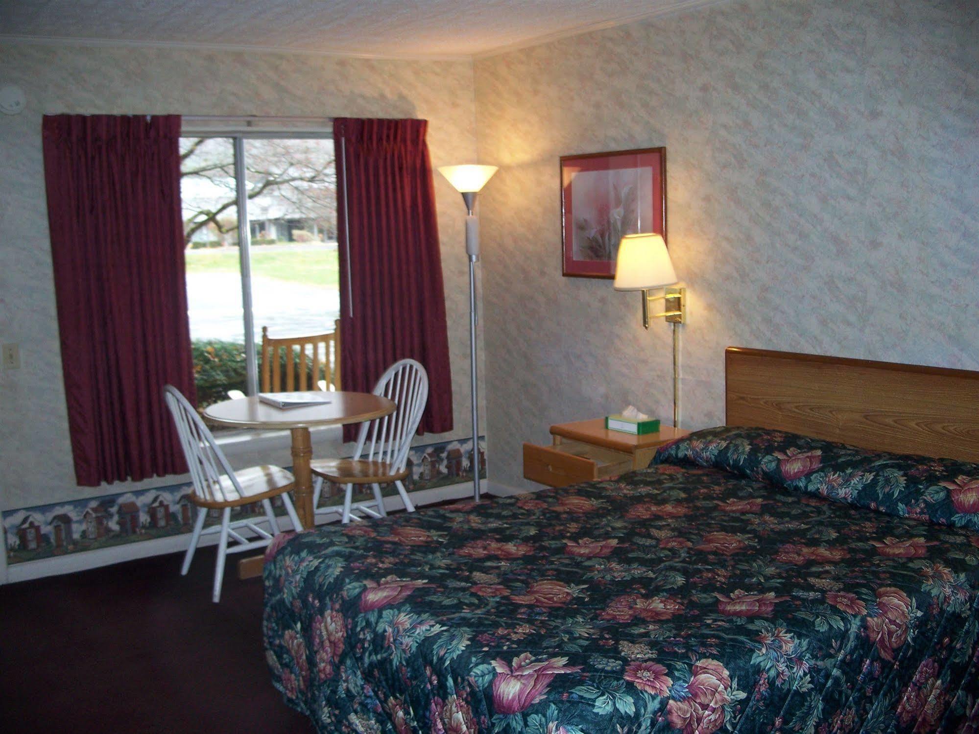 Castlewood Inn Maggie Valley Exterior photo