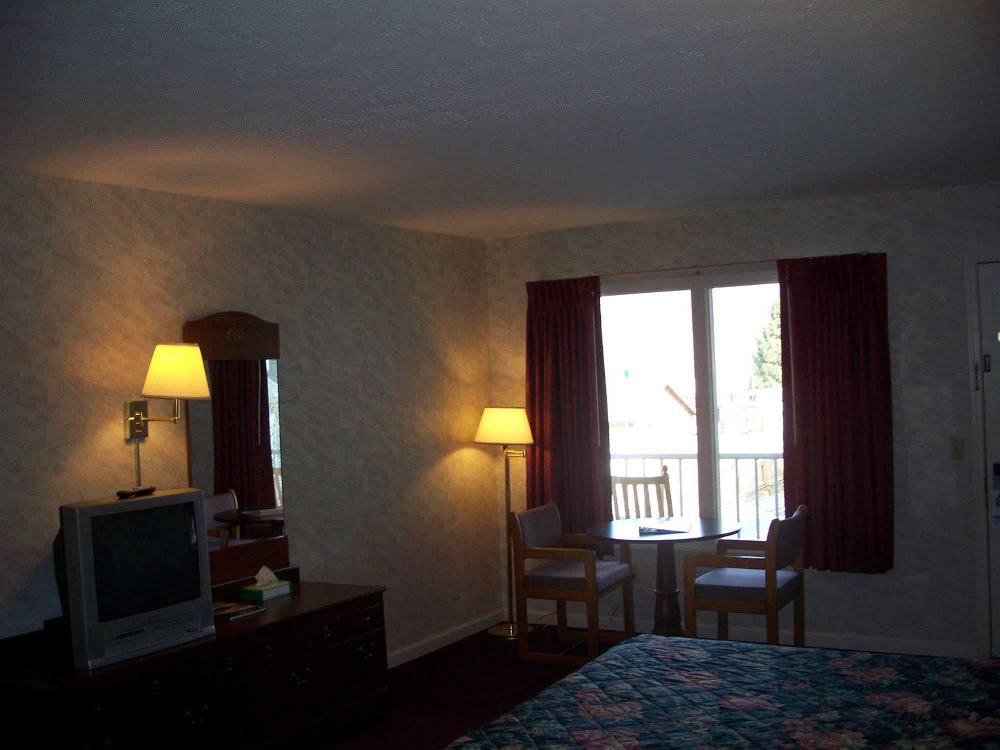 Castlewood Inn Maggie Valley Exterior photo